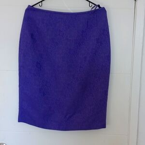 Purple beautiful Lesuit pencil skirt